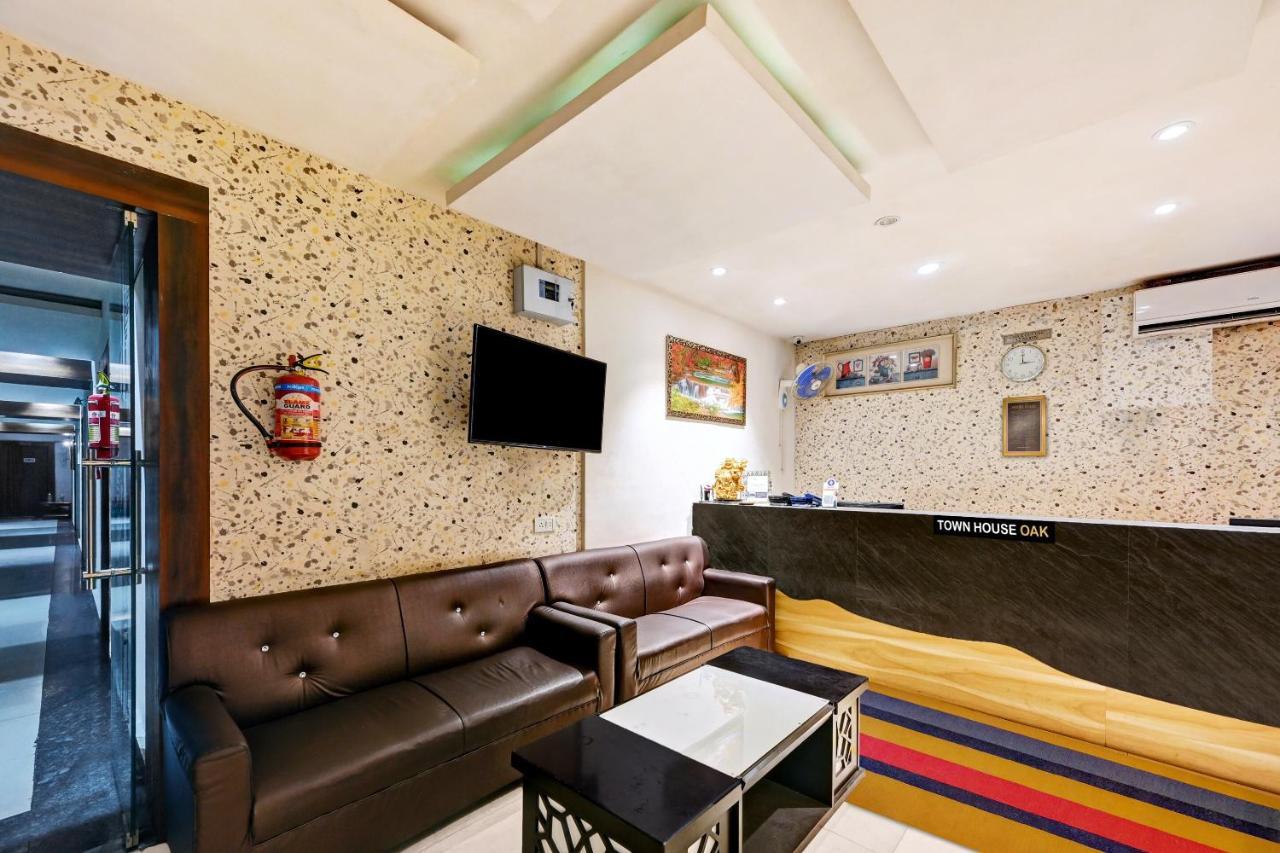 Townhouse Oak Pentagon Residency 호텔 부바네스 외부 사진