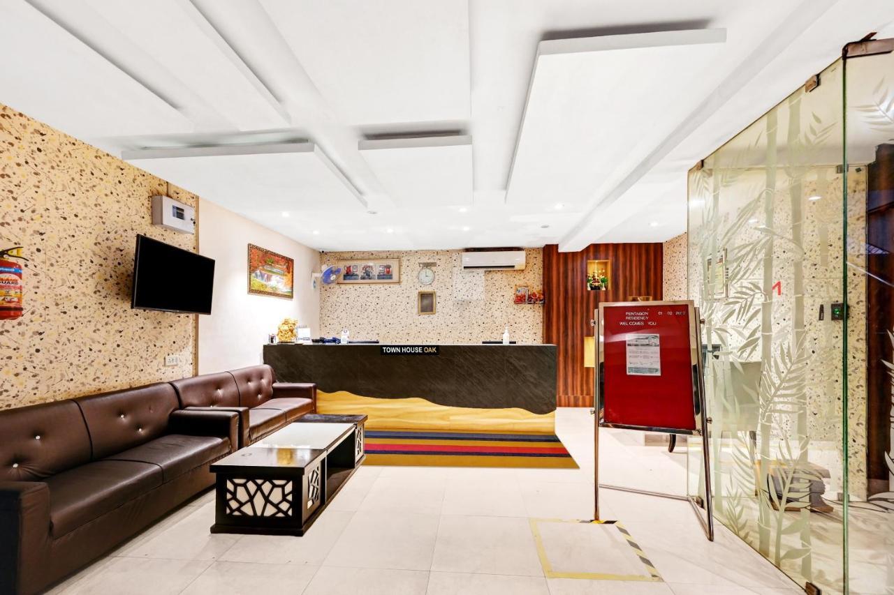Townhouse Oak Pentagon Residency 호텔 부바네스 외부 사진