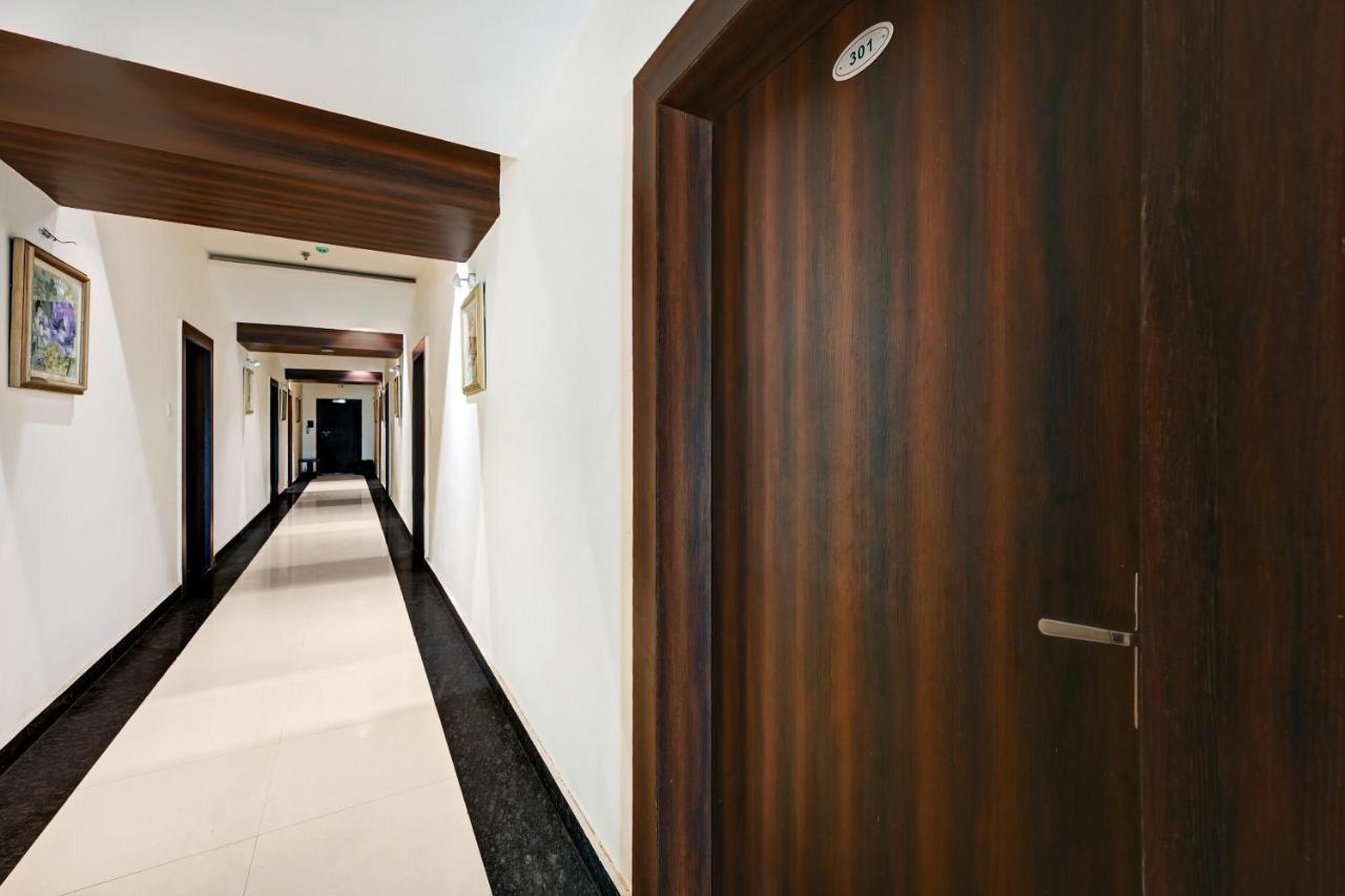 Townhouse Oak Pentagon Residency 호텔 부바네스 외부 사진
