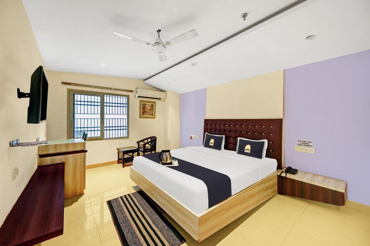 Townhouse Oak Pentagon Residency 호텔 부바네스 외부 사진