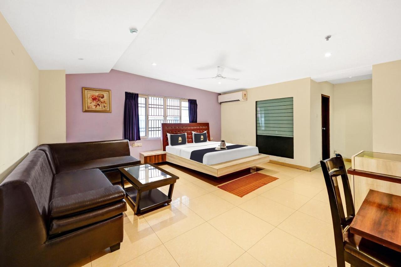 Townhouse Oak Pentagon Residency 호텔 부바네스 외부 사진