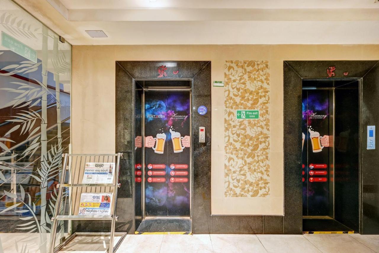 Townhouse Oak Pentagon Residency 호텔 부바네스 외부 사진