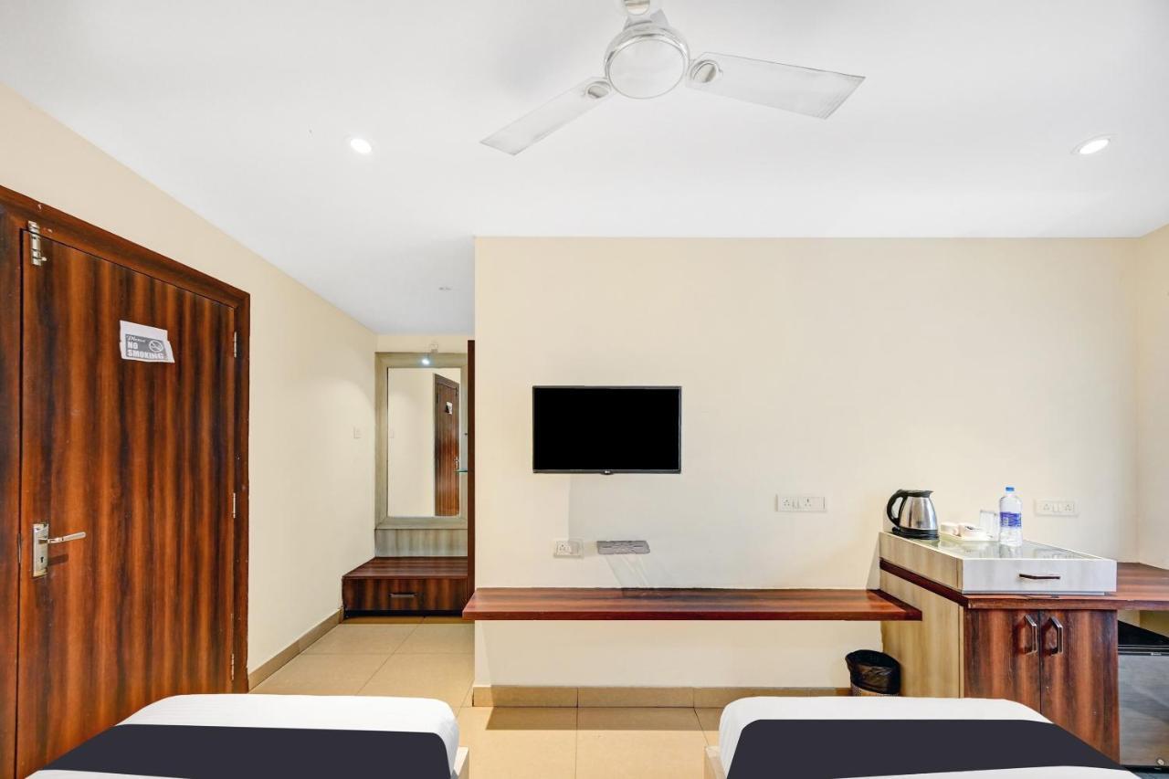 Townhouse Oak Pentagon Residency 호텔 부바네스 외부 사진