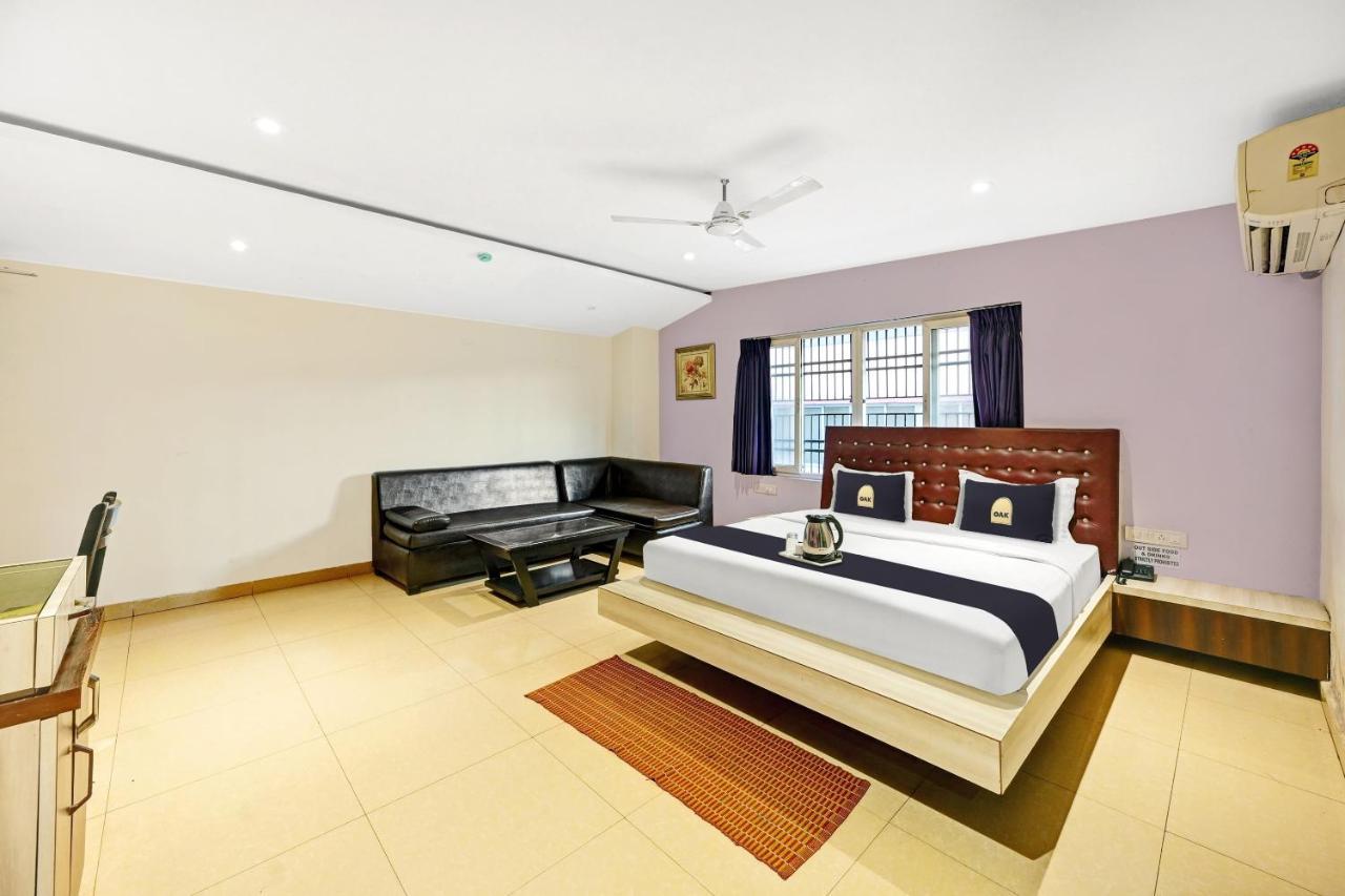 Townhouse Oak Pentagon Residency 호텔 부바네스 외부 사진