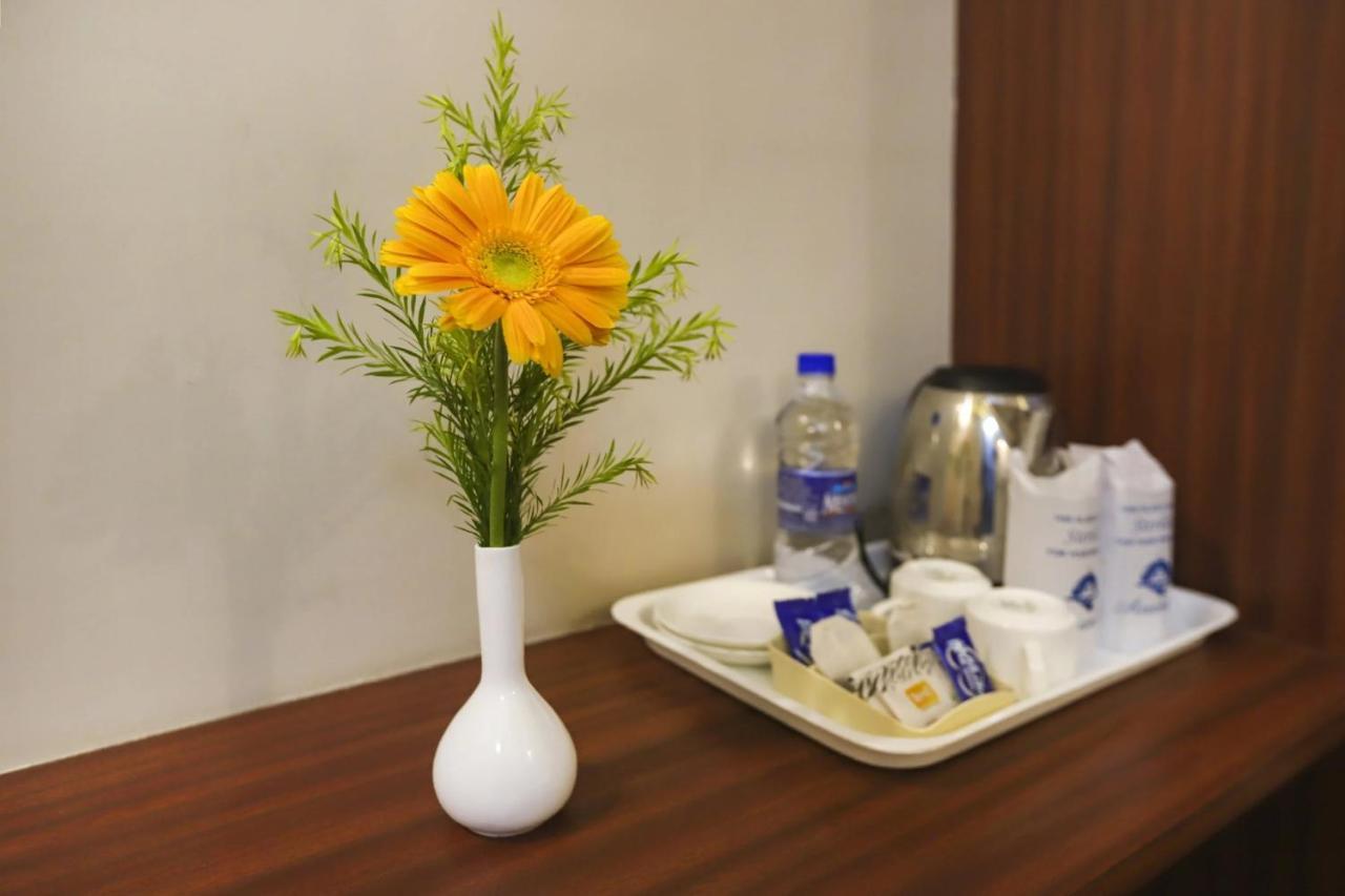 Townhouse Oak Pentagon Residency 호텔 부바네스 외부 사진