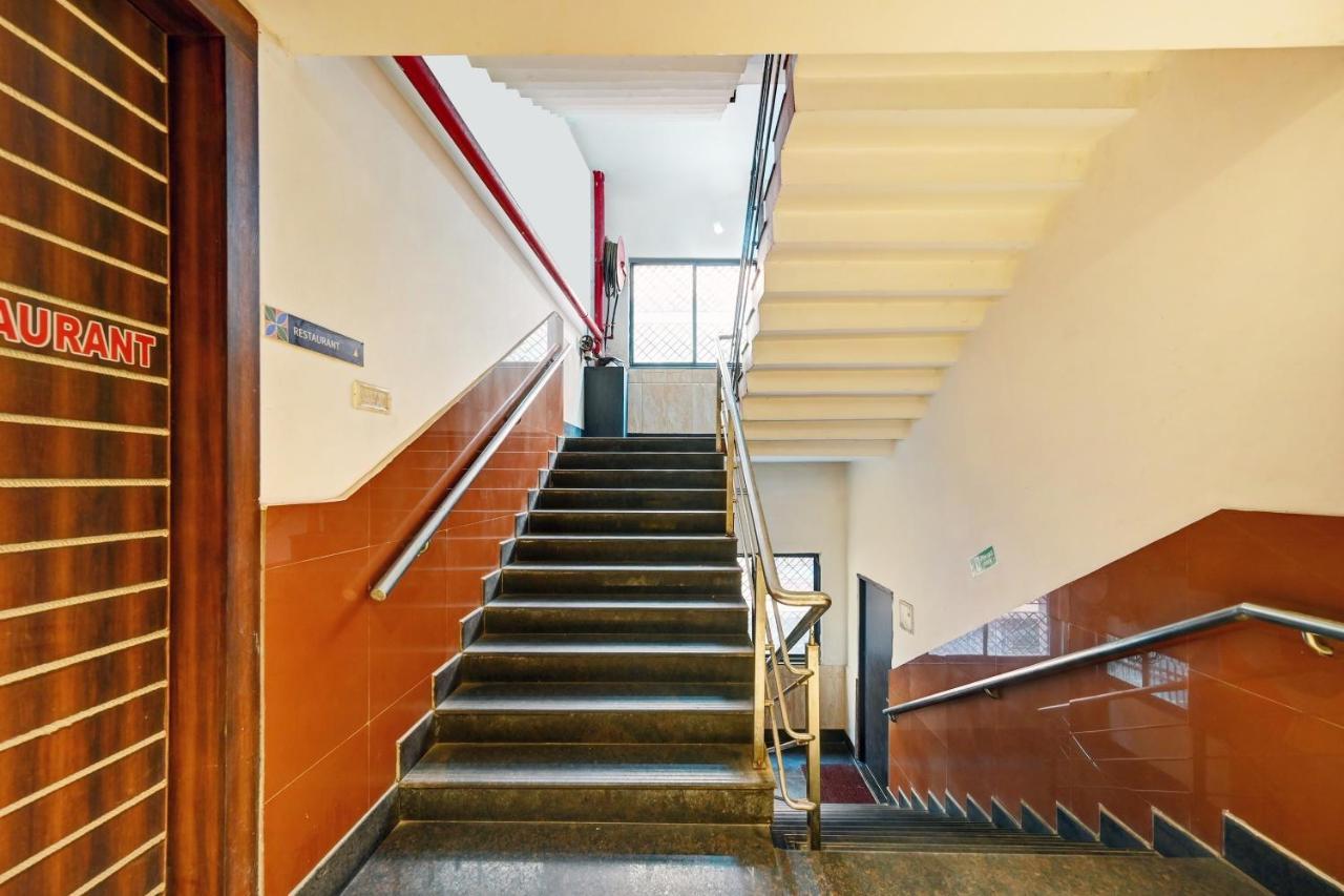Townhouse Oak Pentagon Residency 호텔 부바네스 외부 사진